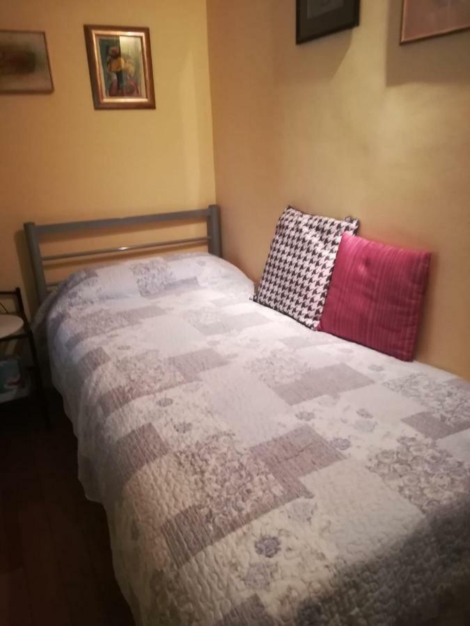 Single Rooms In The Heart Of สปลิท ภายนอก รูปภาพ